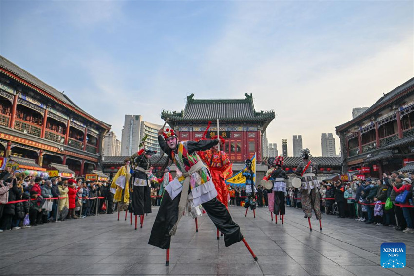 Dia de Ano Novo comemorado em toda a China