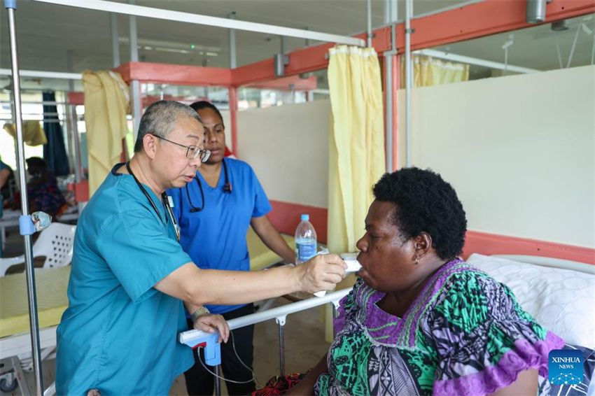 Médicos chineses prestam serviços após terremoto atingir Vanuatu