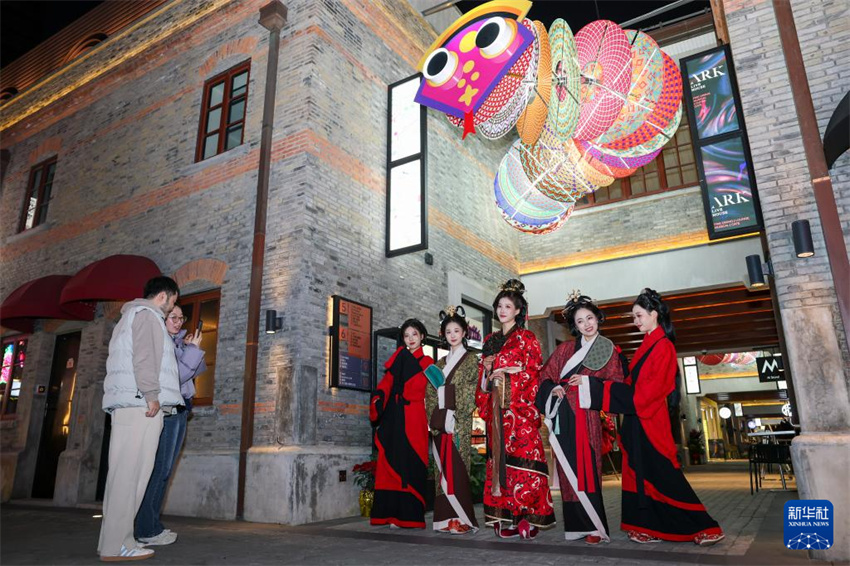 Shanghai realiza Festival de Lanternas para receber Ano Novo