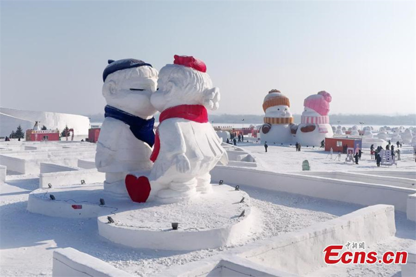 Novos bonecos de neve atraem atenção em Harbin