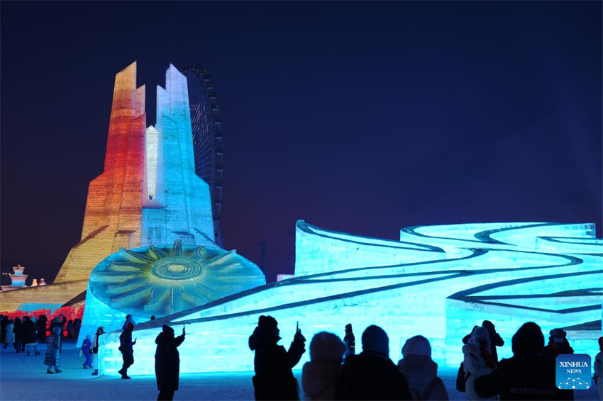 41º Festival Internacional de Gelo e Neve é inaugurado em Harbin