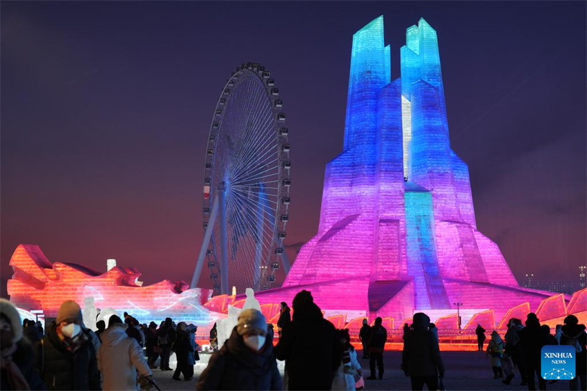 41º Festival Internacional de Gelo e Neve é inaugurado em Harbin