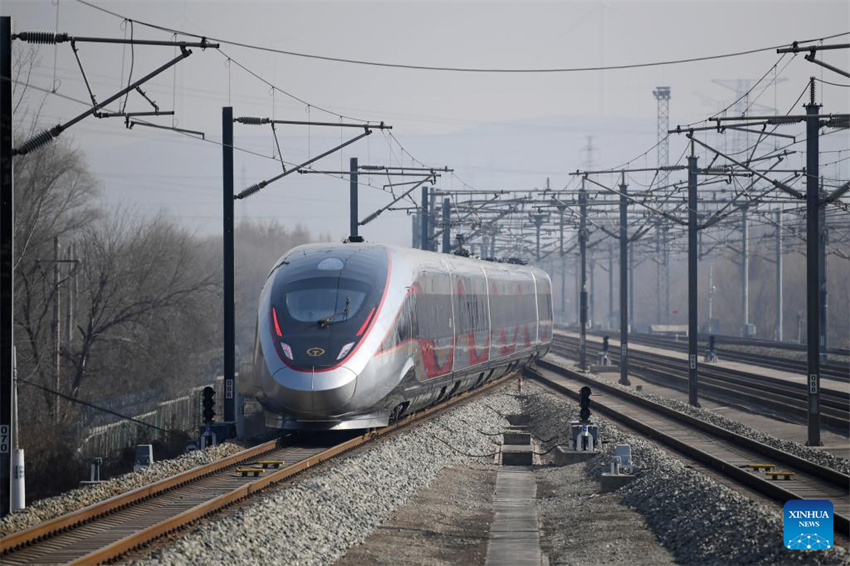 Duas rotas ferroviárias diretas de alta velocidade ligam Shaanxi e Hubei da China a Hong Kong