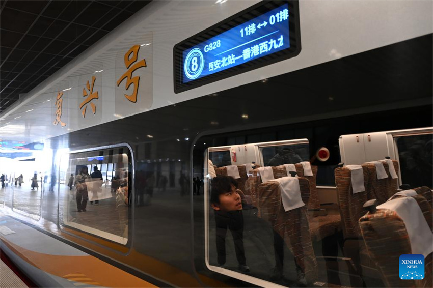 Duas rotas ferroviárias diretas de alta velocidade ligam Shaanxi e Hubei da China a Hong Kong