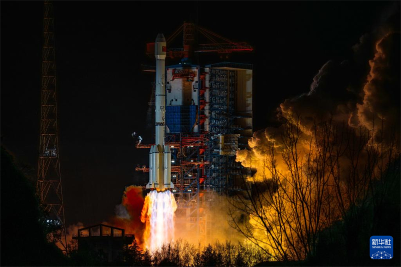 China lança satélite de teste para reabastecimento orbital