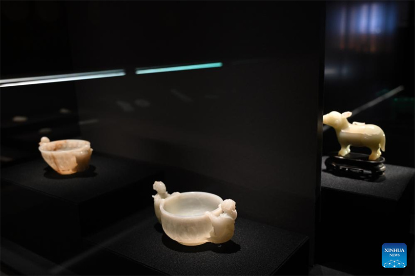 Exposição sobre a cultura do jade Hetian é realizada no Museu do Palácio em Beijing