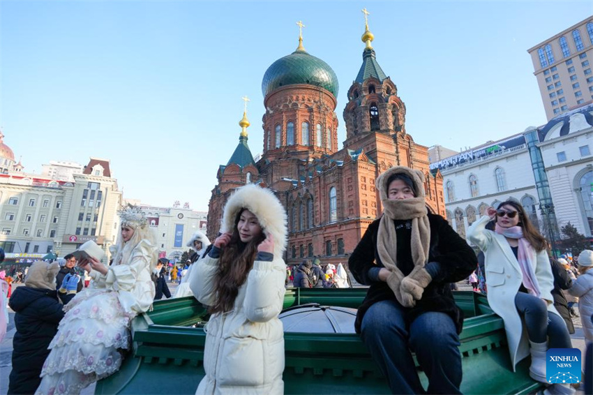 Recursos ricos de gelo e neve impulsionam turismo de inverno de Harbin