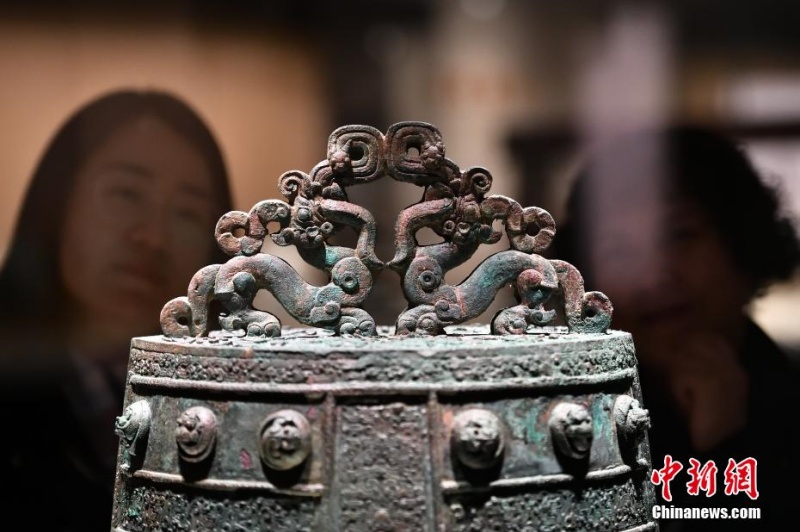 Relíquias com elementos de serpente no museu de Shanxi atraem visitantes