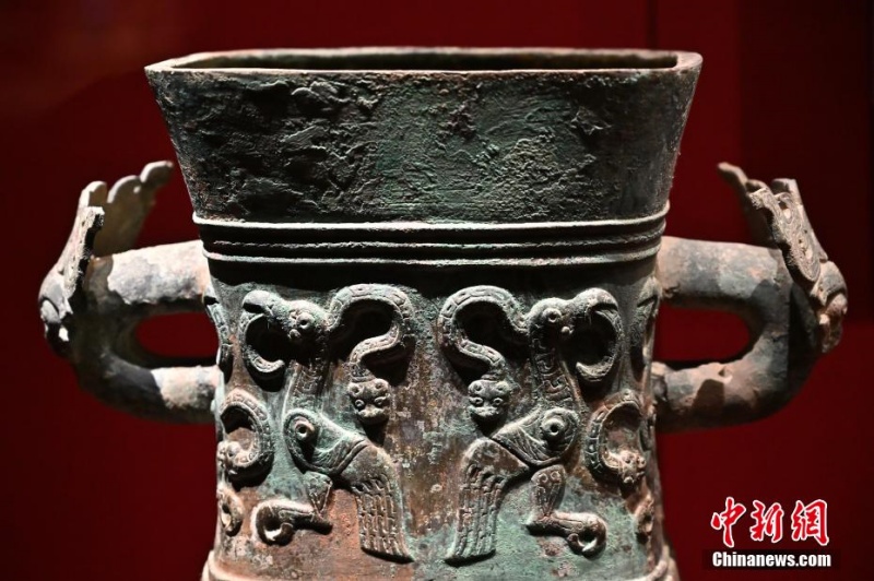 Relíquias com elementos de serpente no museu de Shanxi atraem visitantes