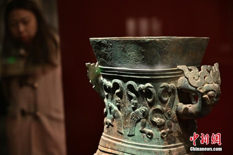 Relíquias com elementos de serpente no museu de Shanxi atraem visitantes