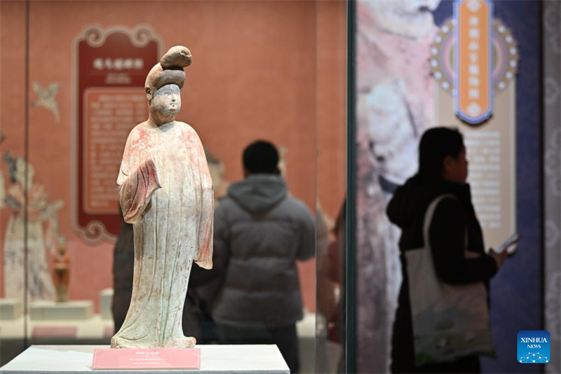 Exposição de relíquias culturais da dinastia Tang em Shaanxi é inaugurada em Tianjin