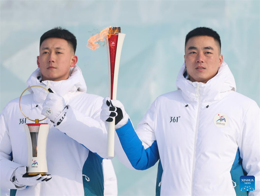 Chama para os 9º Jogos Asiáticos de Inverno é acesa em Harbin