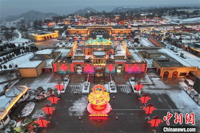 Henan: cavernas subterrâneas decoradas com lanternas festivas