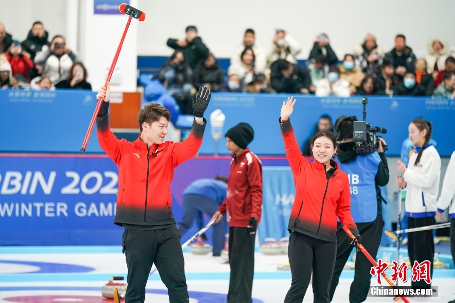 Jogos Asiáticos de Inverno de Harbin: equipe da China vence Cazaquistão na primeira etapa de curling duplo misto