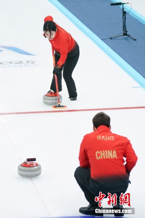 Jogos Asiáticos de Inverno de Harbin: equipe da China vence Cazaquistão na primeira etapa de curling duplo misto