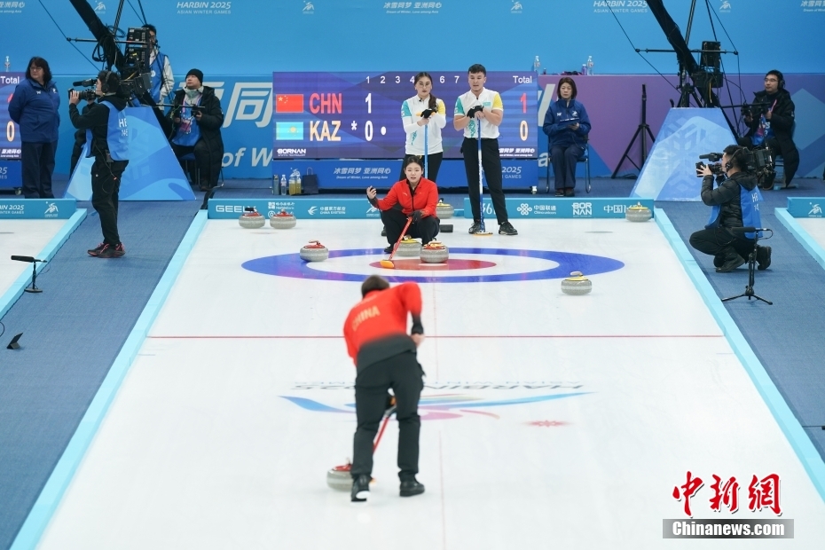 Jogos Asiáticos de Inverno de Harbin: equipe da China vence Cazaquistão na primeira etapa de curling duplo misto