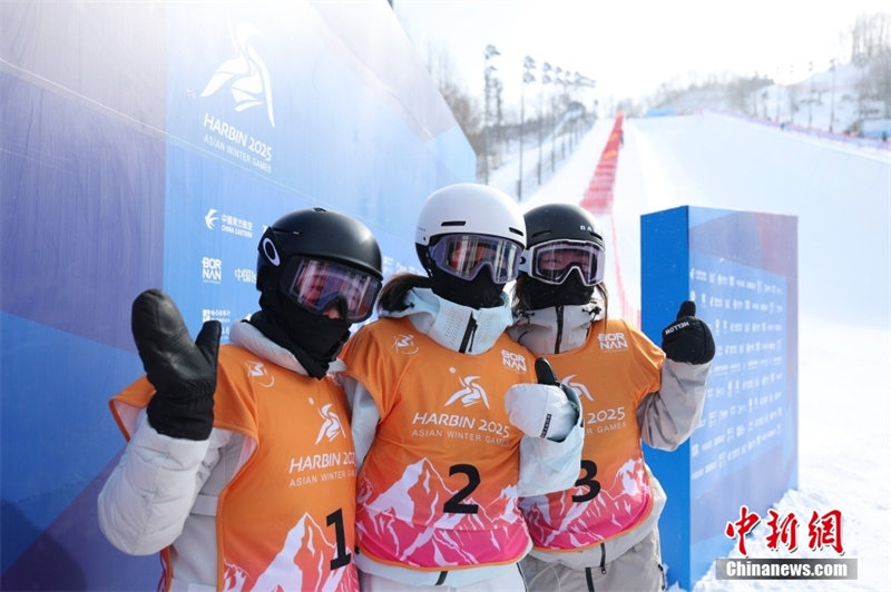 Li Fanghui conquista primeira medalha de ouro para delegação chinesa na 9ª edição dos Jogos Asiáticos de Inverno