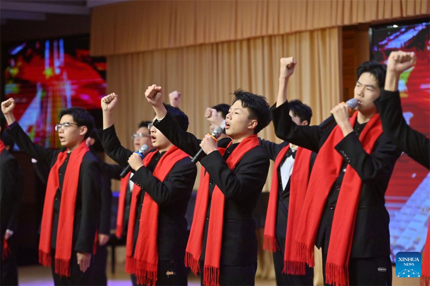 Escolas chinesas retomam as aulas