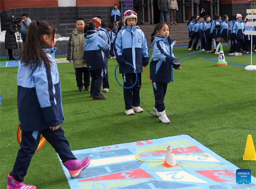 Escolas chinesas retomam as aulas