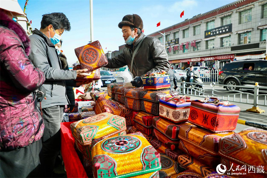 Ano Novo Tibetano intensifica atmosfera festiva em Lhasa