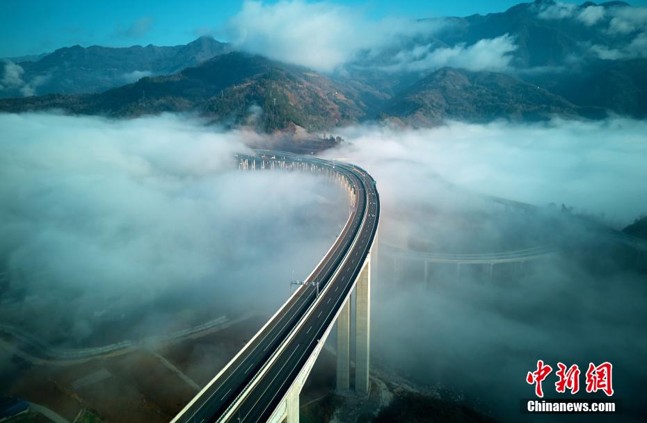 Galeria: ponte gigante em Sichuan surge como 