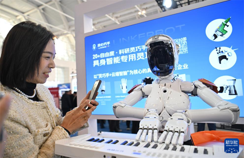 Tecnologia industrial em destaque na Exposição de Manufatura de Tianjin