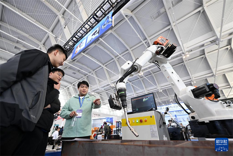 Tecnologia industrial em destaque na Exposição de Manufatura de Tianjin