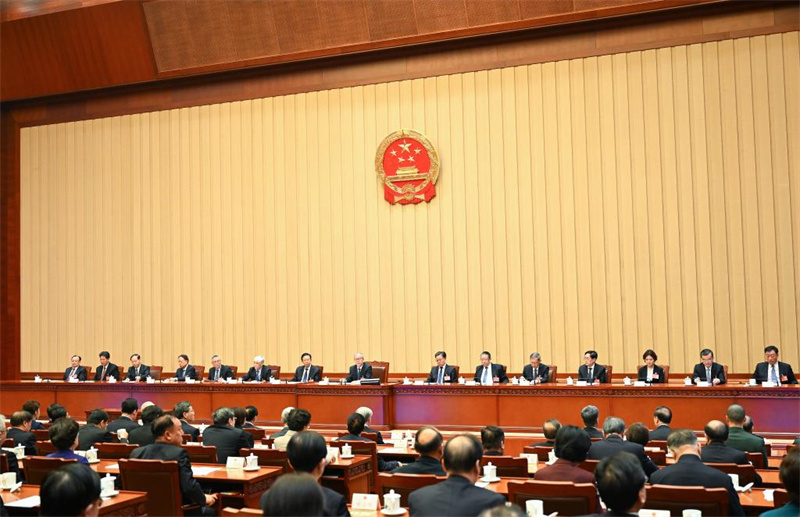 Mais alto órgão legislativo da China encerra sessão anual