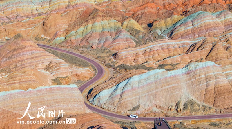 Gansu: Danxia, maravilha geológica atrai visitantes de todo o mundo