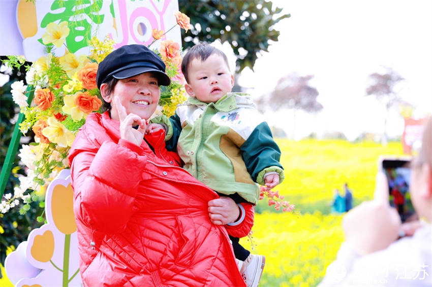 Nanjing: flores de colza impulsionam economia local