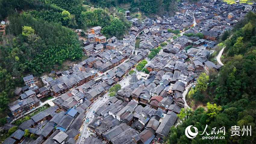 Galeria: Vista aérea da aldeia étnica Dong de Zhaoxing, em Guizhou