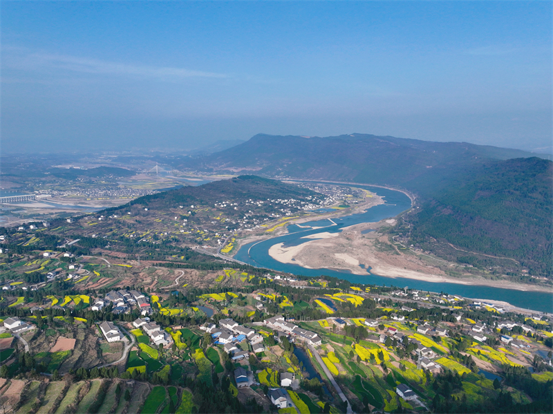 Galeria: Beleza primaveril ao longo do rio Jialing em Guangyuan, sudoeste da China