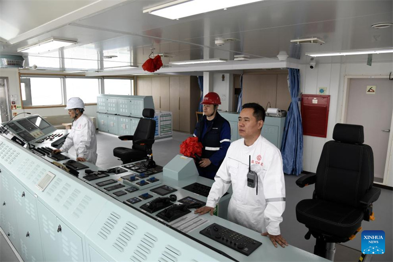 Embarcação inteligente para aquicultura em alto mar comissionada em Qingdao