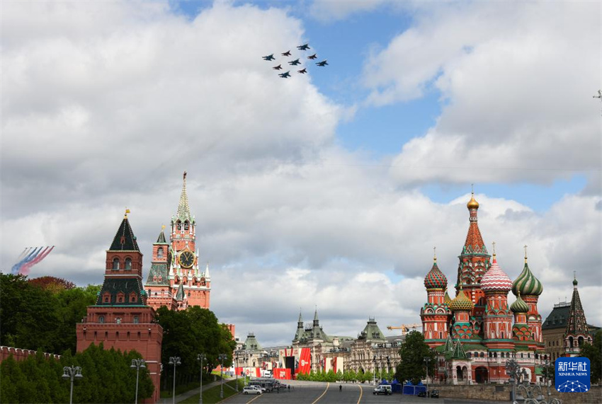Ensaio do desfile militar em comemoração ao 80º aniversário da vitória na Grande Guerra Patriótica é realizado em Moscou