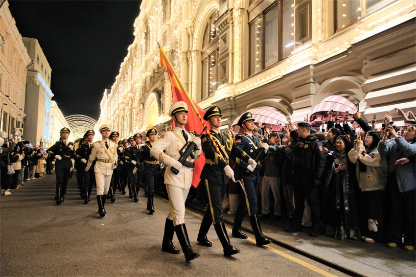 Guarda de Honra do Exército de Libertação Popular da China fez uma impressionante aparição em Moscou