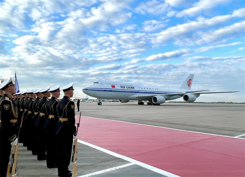 Xi Jinping diz que China e Rússia encontram caminho certo de interações entre Estados para grandes países vizinhos