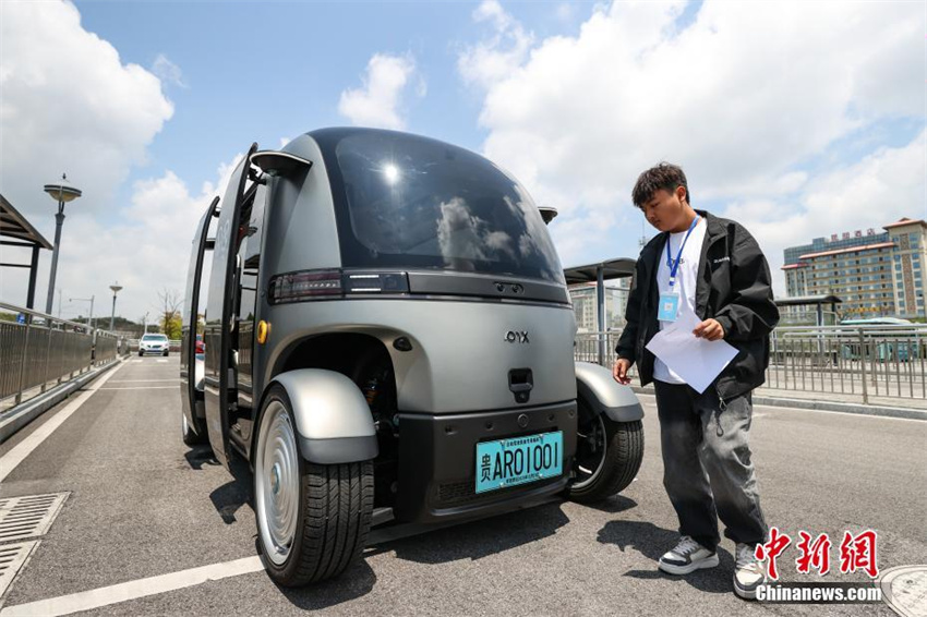 Guizhou inaugura primeira linha de ônibus autônomos