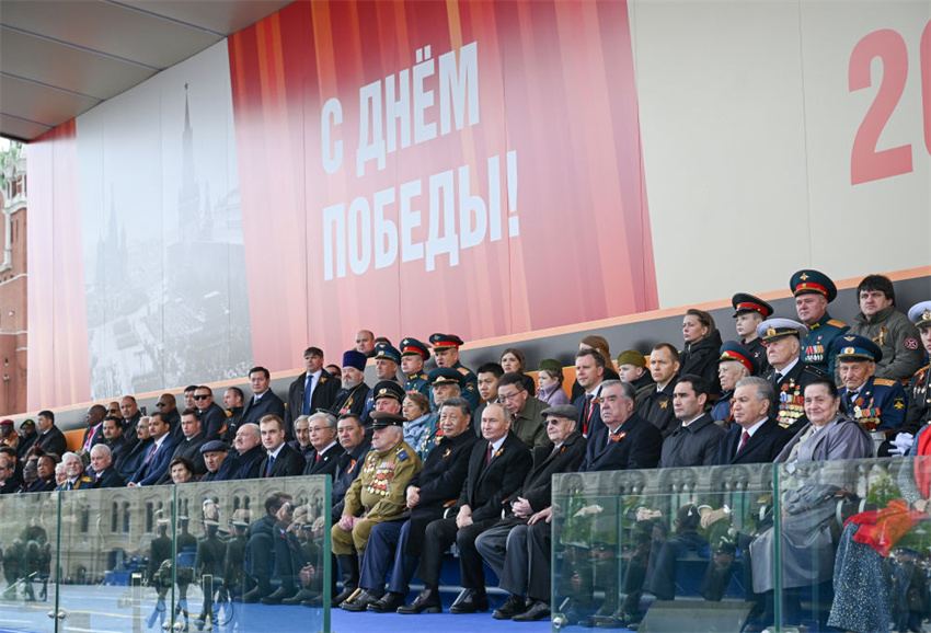 Xi Jinping participa das celebrações do Dia da Vitória na Rússia