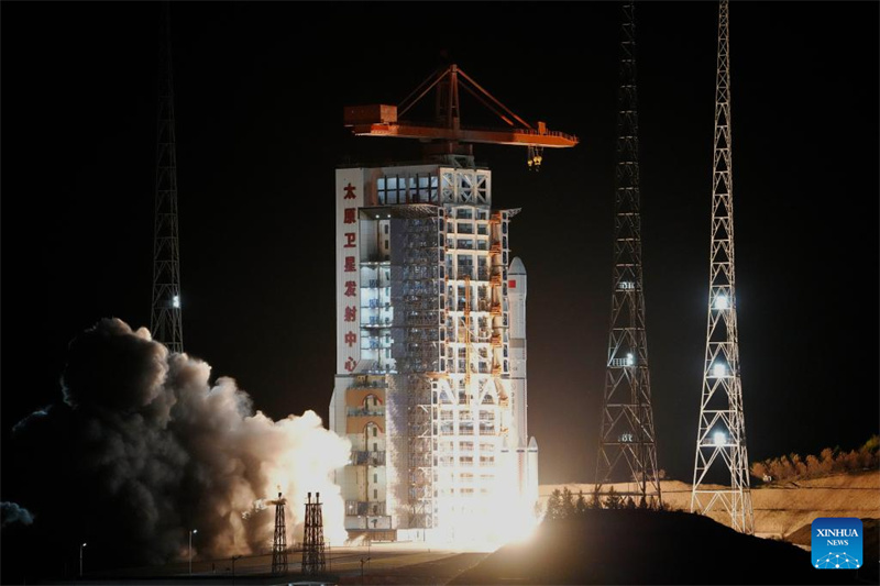 China lança novos satélites de sensoriamento remoto