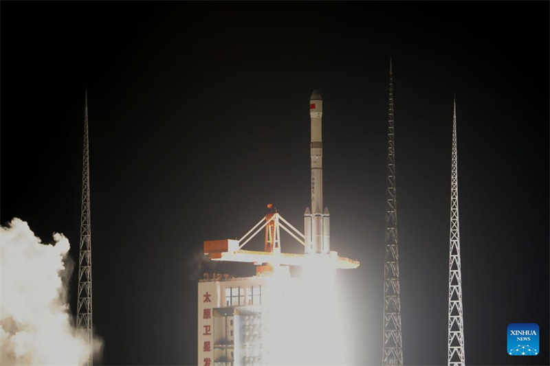China lança novos satélites de sensoriamento remoto