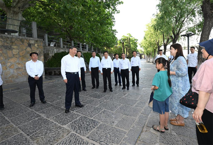 Xi Jinping inspeciona a cidade de Luoyang, no centro da China
