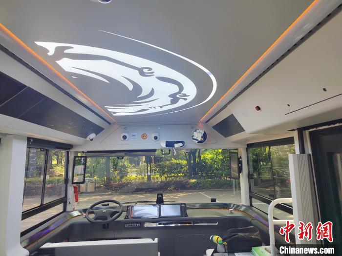 Primeiro lote de ônibus autônomos L4 de 6 metros estreia em Chengdu