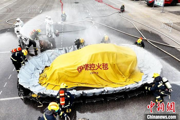 Wuhan organiza exercício de proteção civil com participação de robôs