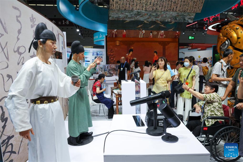 Shenzhen: 21ª Feira Internacional de Indústrias Culturais da China é inaugurada