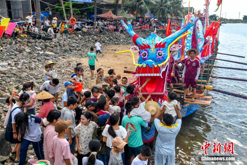 Hainan prepara cabeças de dragão para dar boas-vindas ao Festival do Barco-Dragão