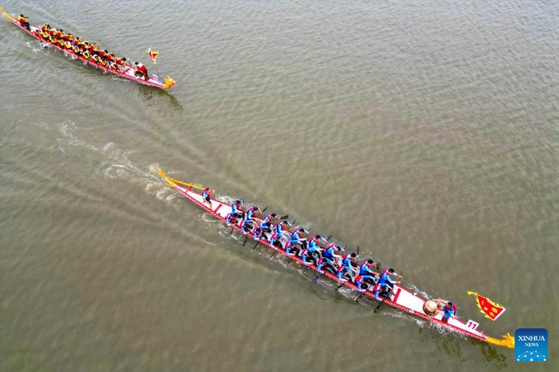 Festival do Barco-Dragão é comemorado em toda a China