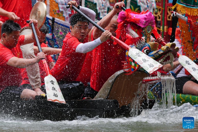 Festival do Barco-Dragão é comemorado em toda a China