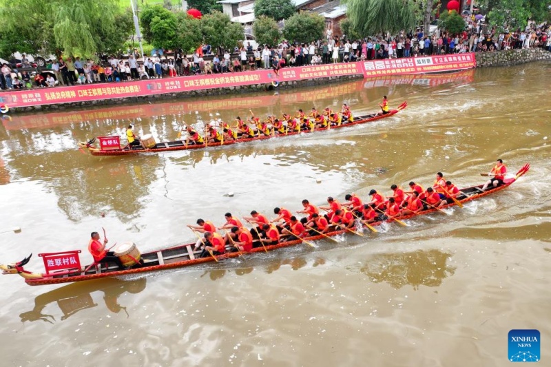 Festival do Barco-Dragão é comemorado em toda a China