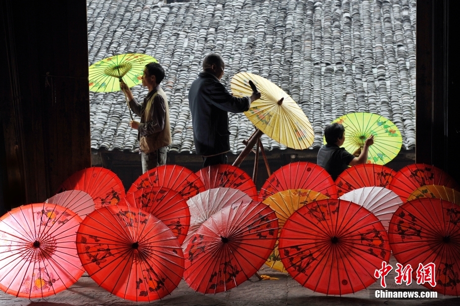 Sombrinhas de Fenshui: tradição centenária de arte oriental encanta com elegância