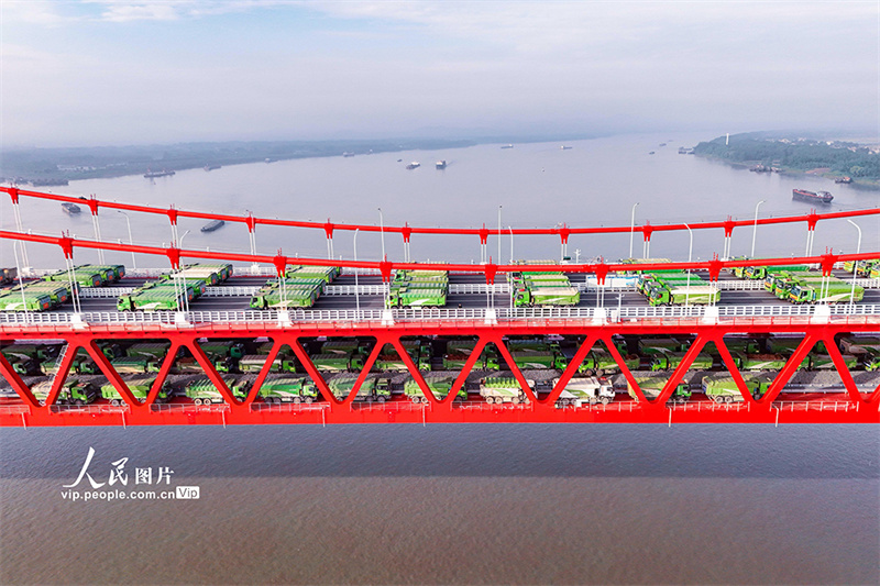 Anhui: Ponte G3 sobre o rio Yangtze realiza teste de carga no vão principal
